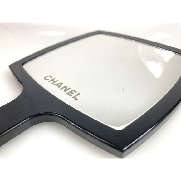 Authentic Chanel Black Hand Mirror NWOT Luxury Makeup Accessory - Picture 5 of 5